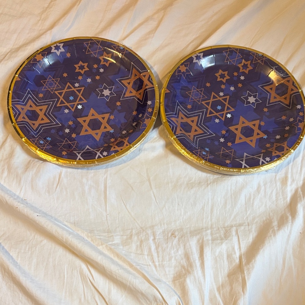 NWT Set of 2 Ashland Star of David Decorative Plates